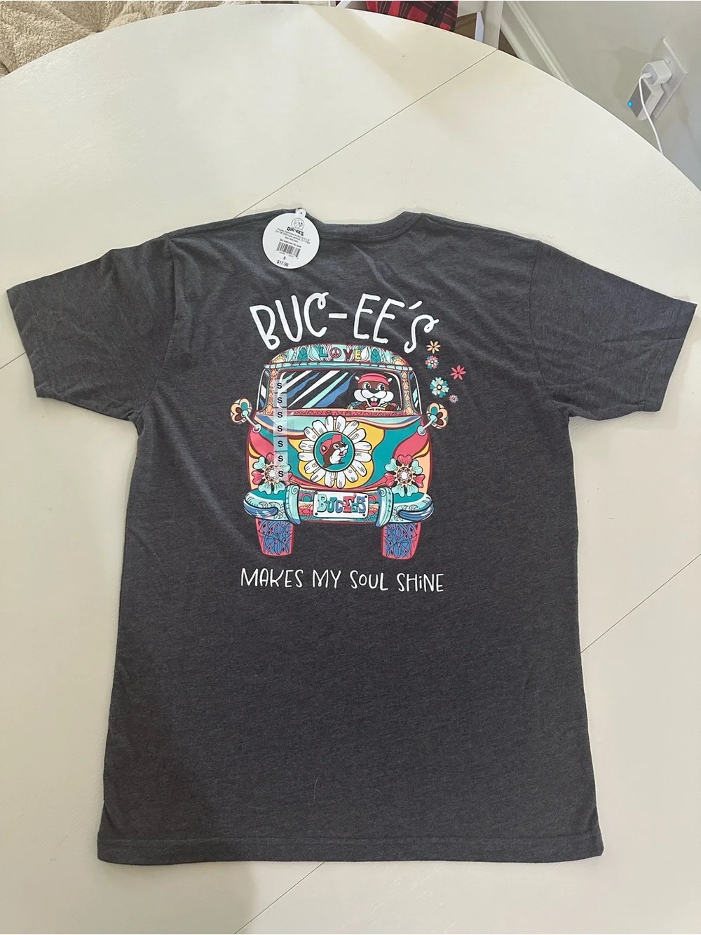 Buc-ee’s shirt women’s size small